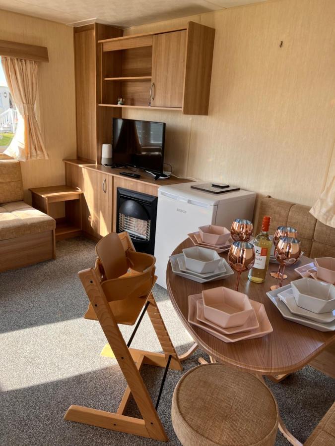 Evans Whitehouse Caravan Towyn Hotel Abergele Exterior photo